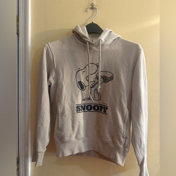 Peanuts Tops - Uniqlo x Peanuts collection, featuring a graphic of Snoopy, xxs